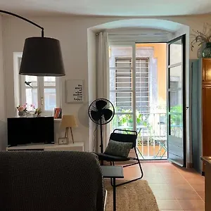 https://aparatamento-con-mucho-encanto-en-el-barri-vell-de-girona.topcostabravahotels.com